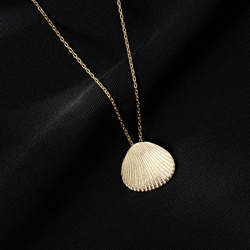 Collier coquille Saint-Jacques doré