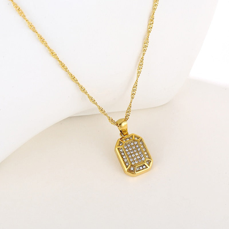 Collier rectangle doré avec pierres