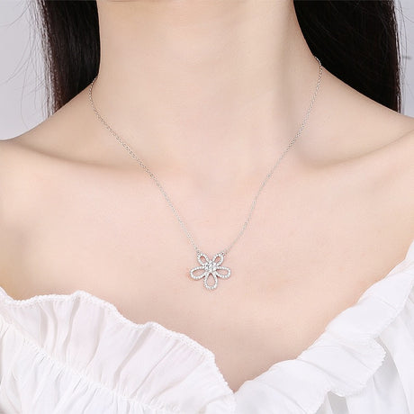 Collier Élégant Fleur en Argent moderne