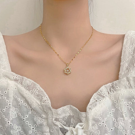 Collier étoile de David doré