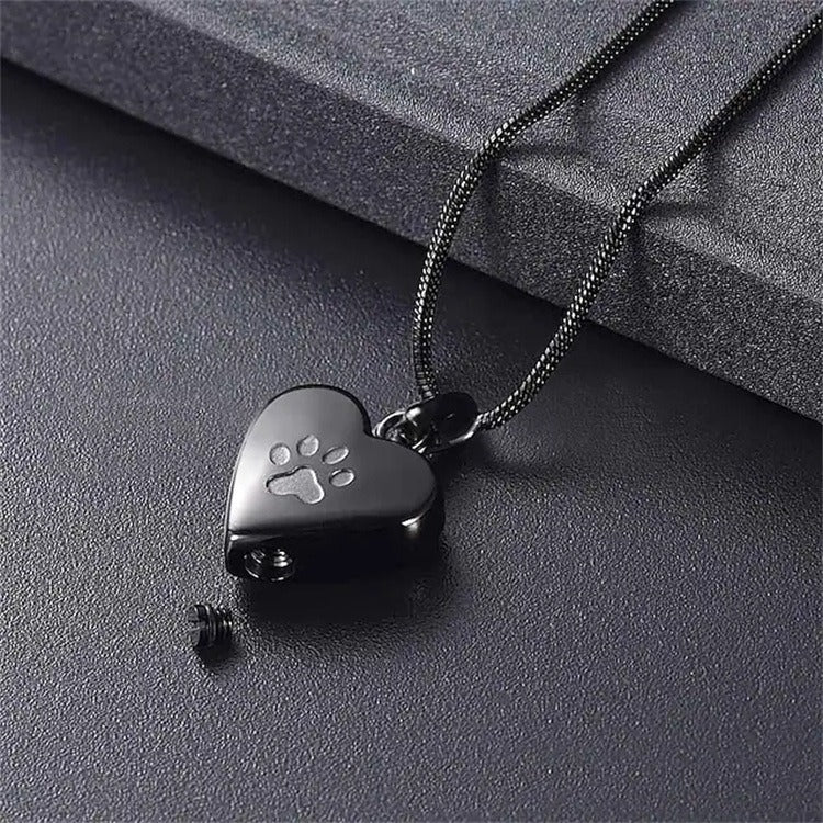 Collier cœur avec empreinte d'animaux