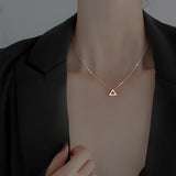 Collier triangle or rose moderne