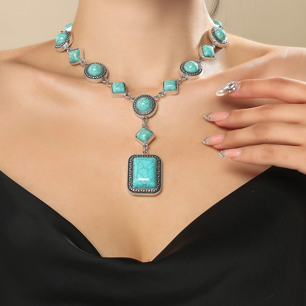 Collier en Pierres Turquoises baroque