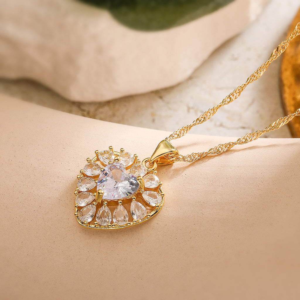 Collier cœur doré avec zircons