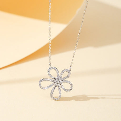 Collier Élégant Fleur en Argent