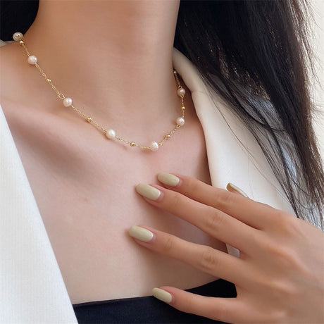 Collier perle chic et doré élégant