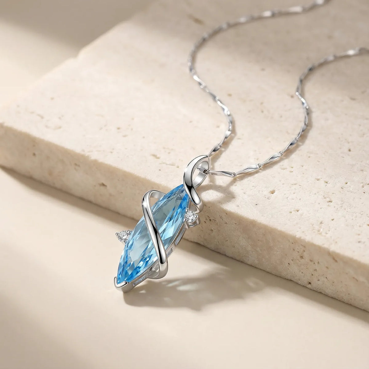 Pendentif aigue marine brute