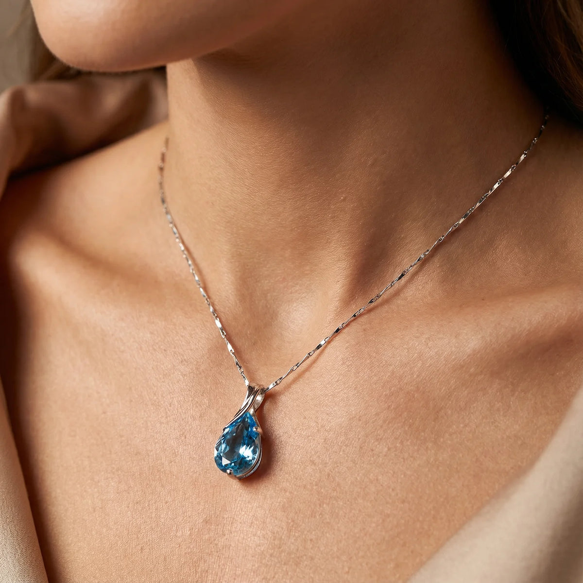 Pendentif aigue marine goutte