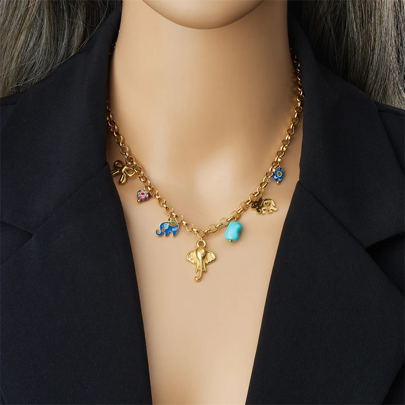 Collier pampilles doré éléphant et perles colorées