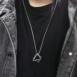 Collier triangle homme