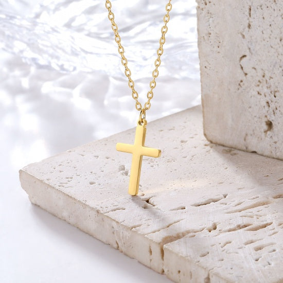 Collier pendentif croix dorée