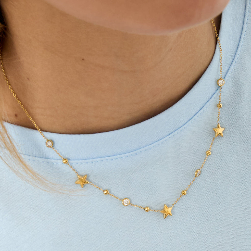 Collier orné d'étoiles et de pierres