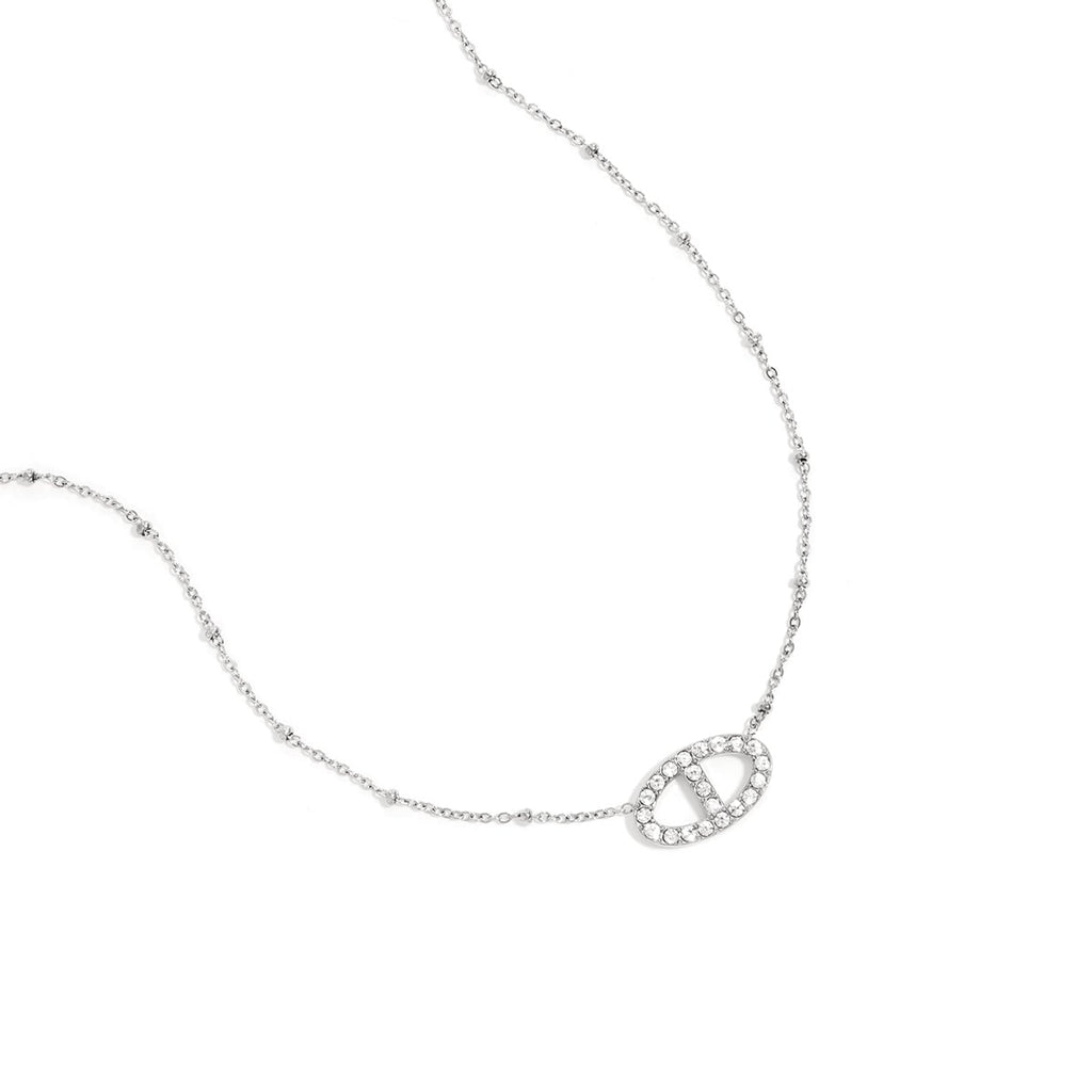 Collier avec pendentif ovale orné