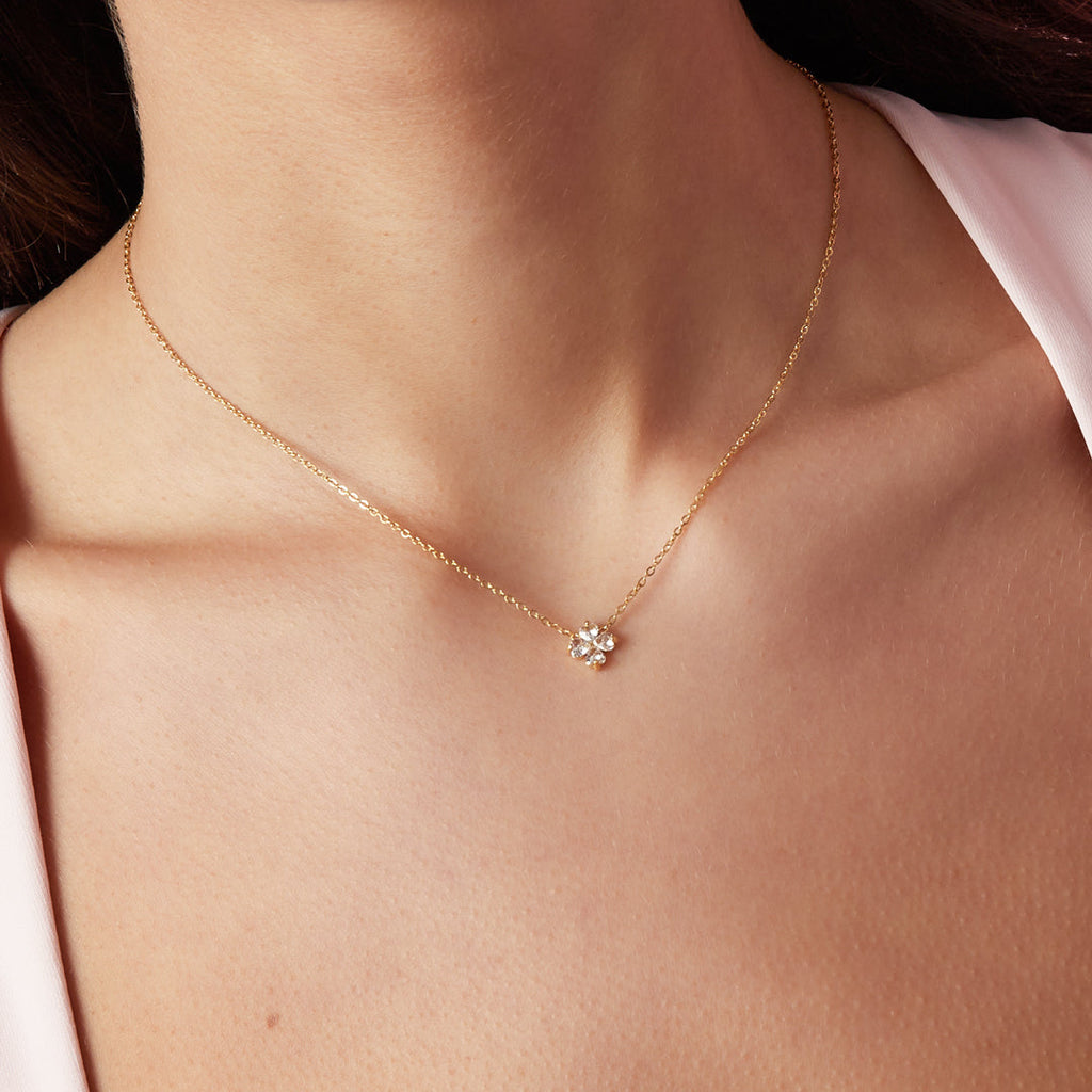 Collier orné d'un trèfle
