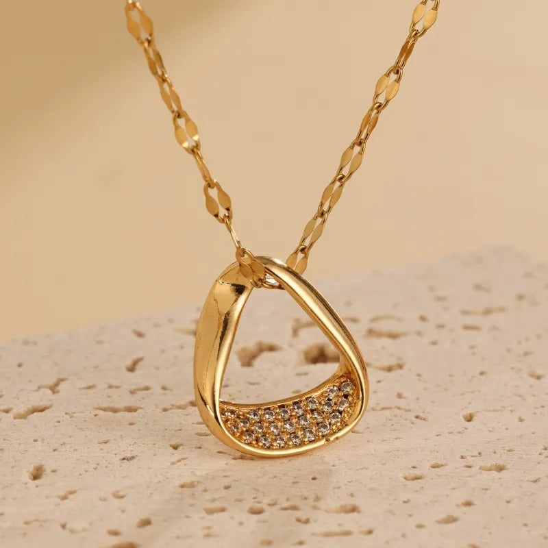 Pendentif triangle géométrique