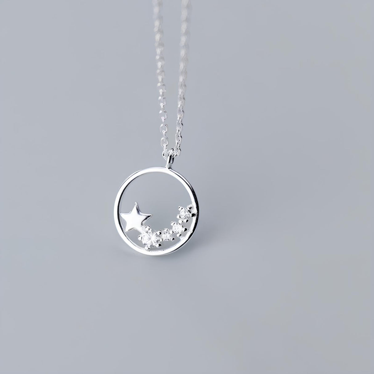 Collier pendentif étoile cercle