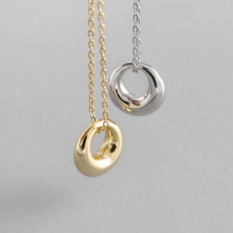 Collier or avec pendentif rond