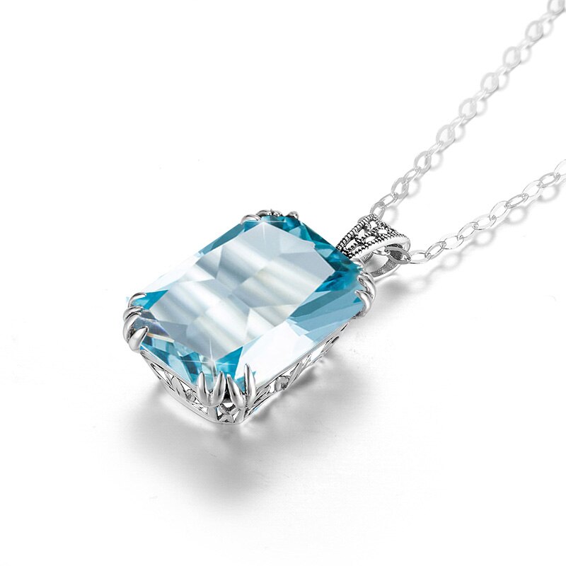 Collier avec pendentif aigue marine vintage