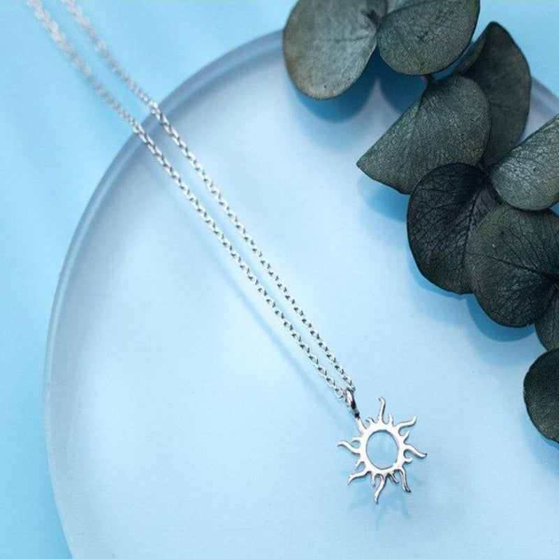 Collier pendentif soleil argent