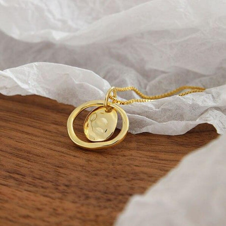 Collier rond au milieu