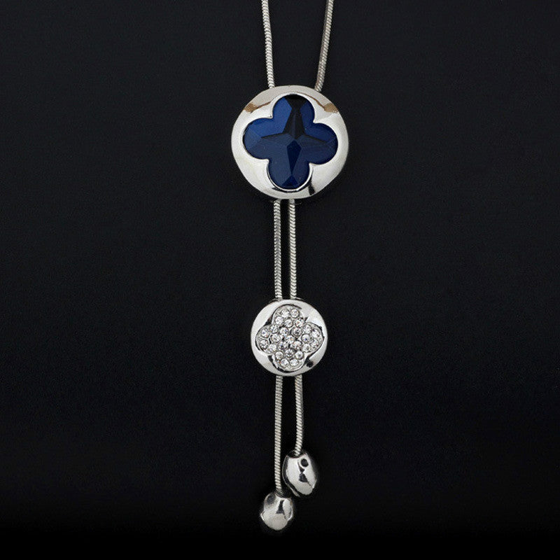 Collier trèfle bleu