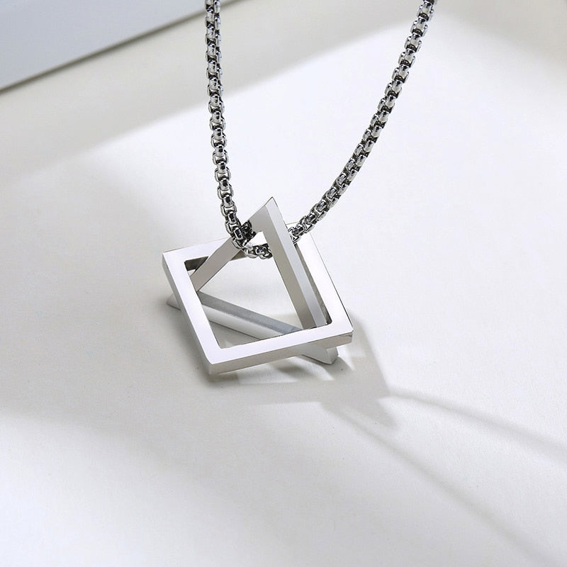 Collier triangle homme