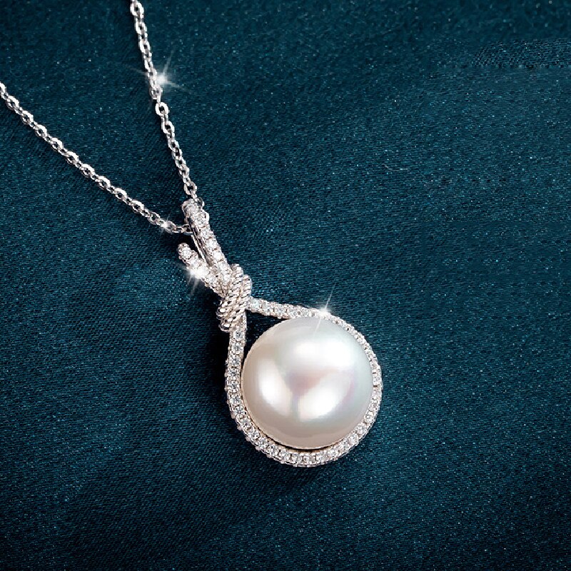 Collier avec pendentif perle