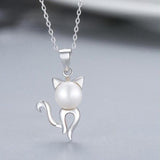 Pendentif chat perle