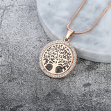 Collier avec pendentif arbre de vie