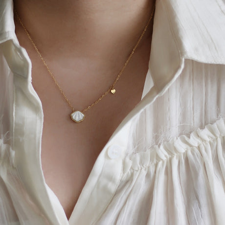 Collier coquillage blanc