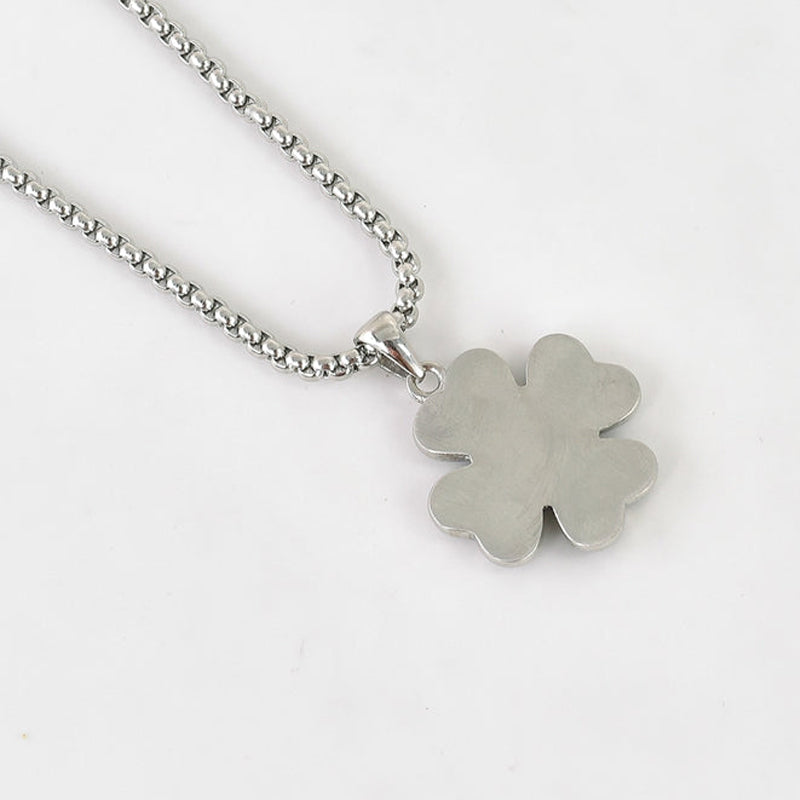 Collier trèfle noir